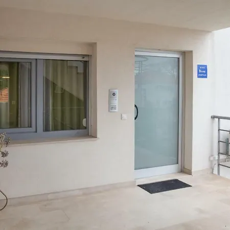 Gianluca Apartman *
